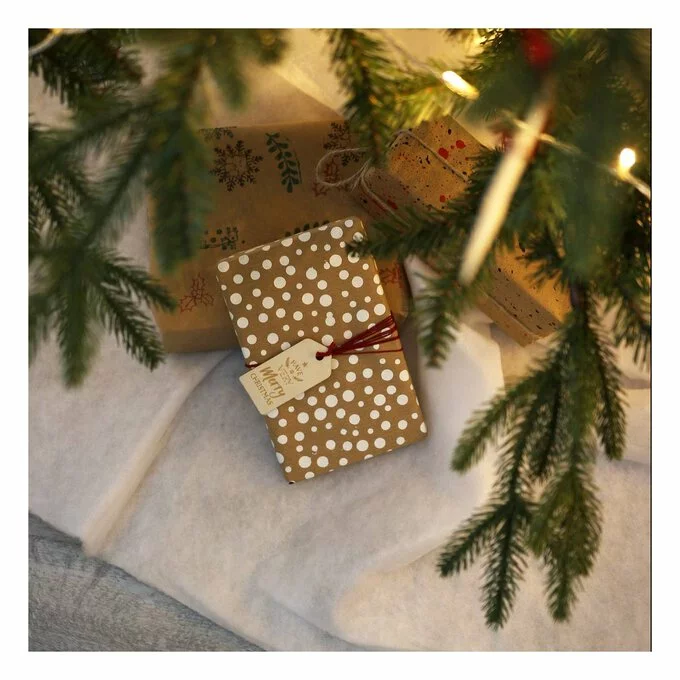 Hobbycraft Snow Blanket 80cm X 3m 4 Hobbycraft Snow Blanket 80cm X 3m - Image 2